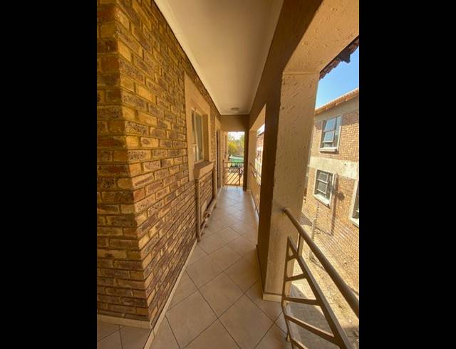 1 BEDROOM FLAT FOR SALE IN RENSBURG